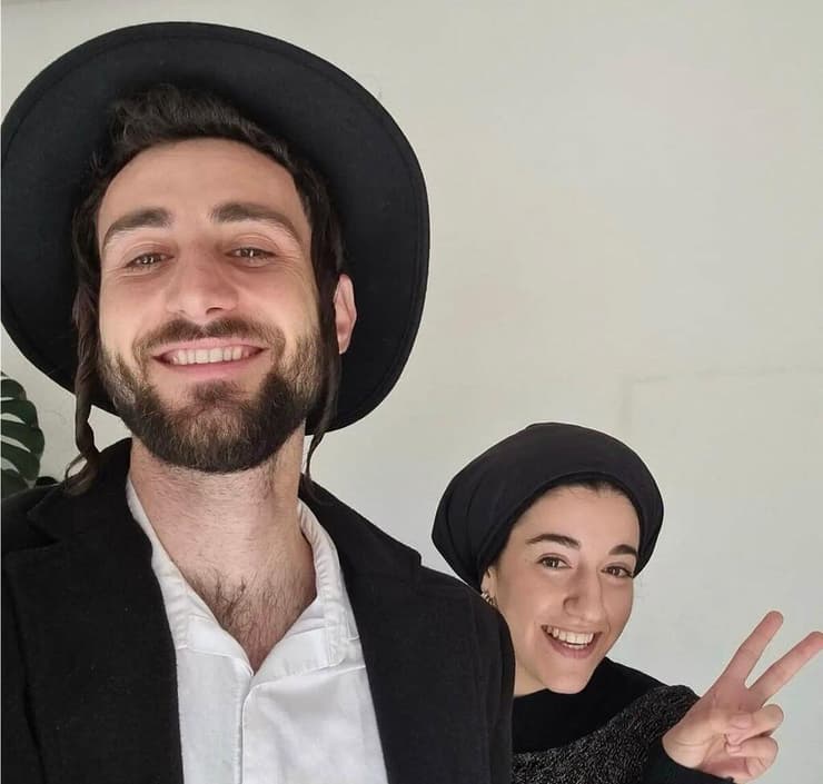 ארז עובד מגלם את דמותו של יעקב לוי