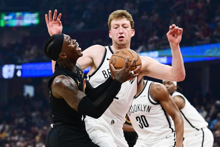 וולף מנסה לעצור את שרודר