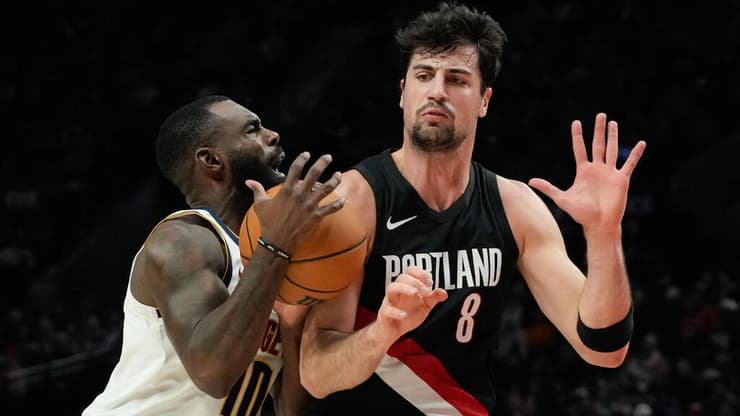 שחקן פורטלנד טרייל בלייזרס דני אבדיה מול שחקן דנבר נאטס טימי הארדוויי ג'וניור