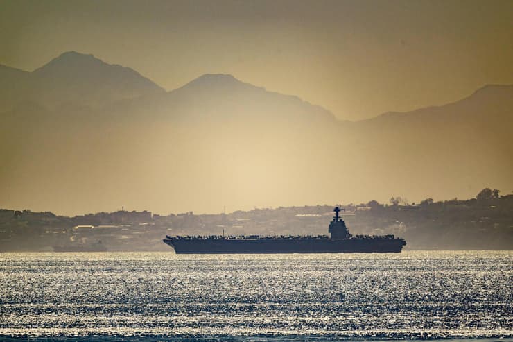 נושאת מטוסים נושאת המטוסים ג'רלד פורד חוצה את מצר גיברלטר ונכנסת ל הים התיכון בדרכה לחופי ישראל כחלק מתגבור כוחות צבא ארה"ב בעימות מול איראן 20 בפברואר