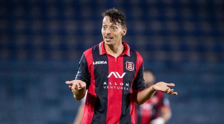 "אם אתה מביא שחקן כזה, אז לך איתו". בדש