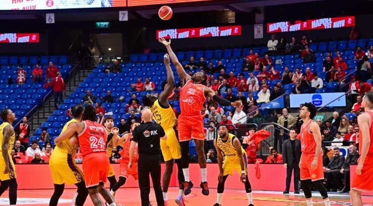 הג'אמפ בול בפתיחה