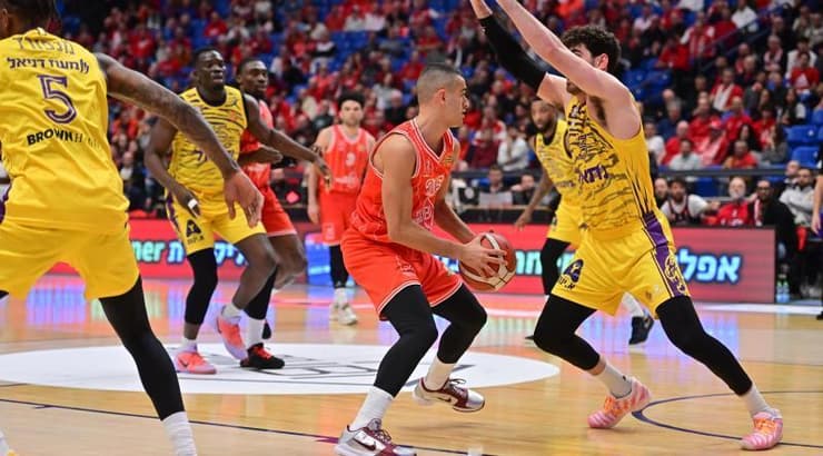 ים מדר מחפש פרצה