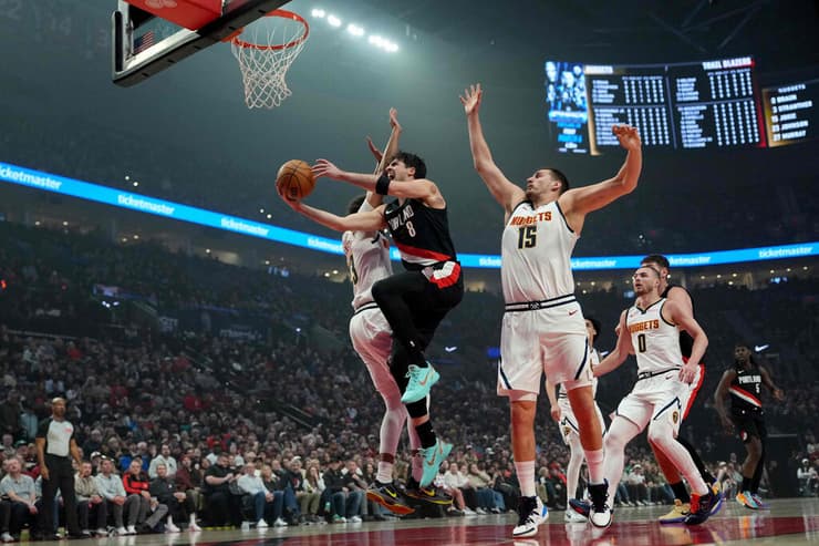 שחקן פורטלנד טרייל בלייזרס דני אבדיה מול שחקן דנבר נאגטס ניקולה יוקיץ'