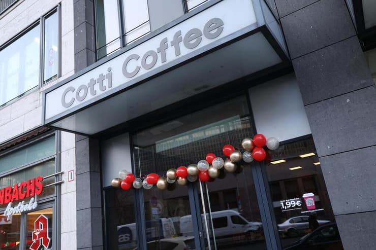 סניף של קוטי קפה בברלין (צילום: Sean Gallup/Getty Images) סניף של קוטי קפה בברלין