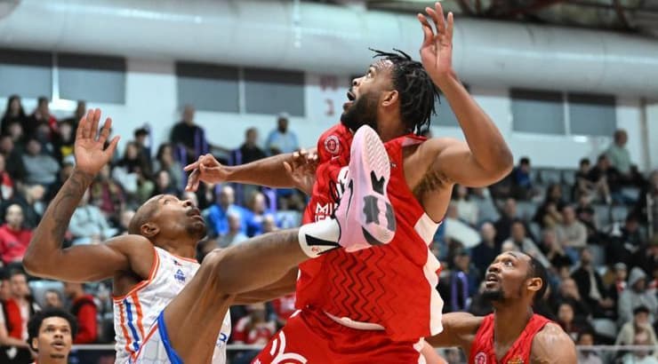 ג'וזאיה ג'ורדן ג'יימס במאבק (ראובן שוורץ) ג'וזאיה ג'ורדן ג'יימס במאבק