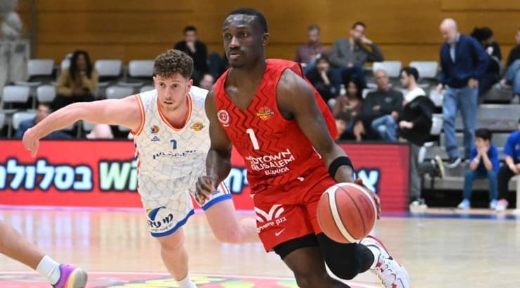 ג'ארד הארפר בפעולה