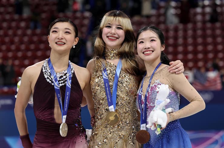 אליסה ליו, קאורי סקאמוטו (שמאל), אמי נאקאי (ימין)