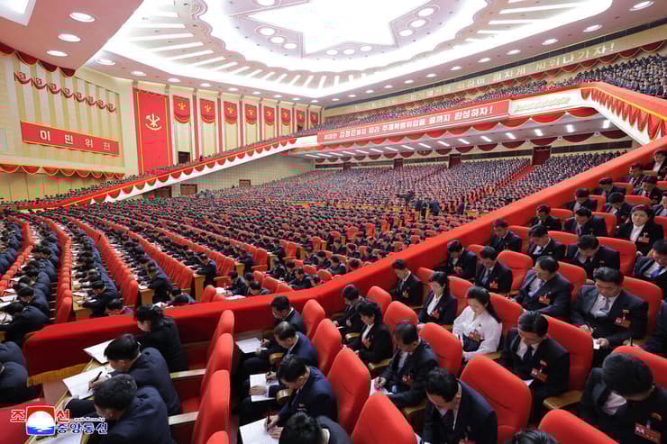 צפון קוריאה קים ג'ונג און נבחר ל עוד כהונה יו"ר ה מפלגה