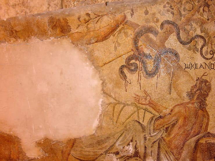 פסיפס, המתאר את דמותו של הרקולס מהתקופה הרומית, אשר התגלה בחומס (צילום: Shedet (2026). DOI: 10.21608/shedet.2025.392640.1307) פסיפס, המתאר את דמותו של הרקולס מהתקופה הרומית, אשר התגלה בחומס