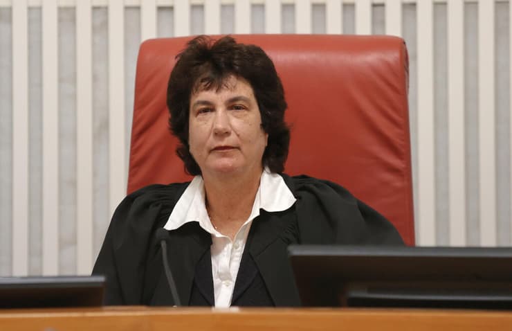 דפנה ברק ארז