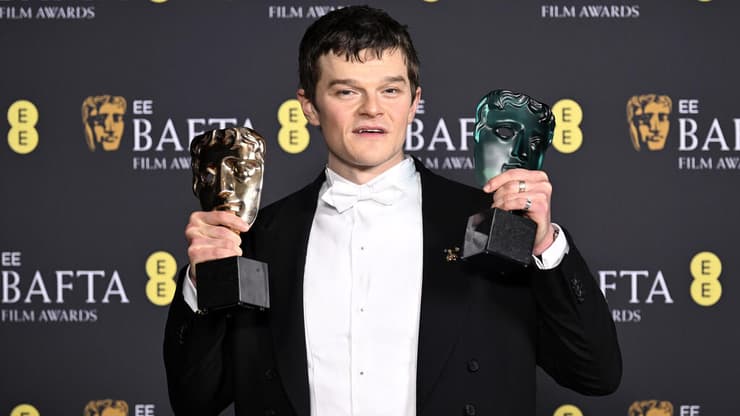 רוברט ארמאיו בטקס הבאפט"א (צילום: Gareth Cattermole/Getty Images) רוברט ארמאיו בטקס הבאפט"א