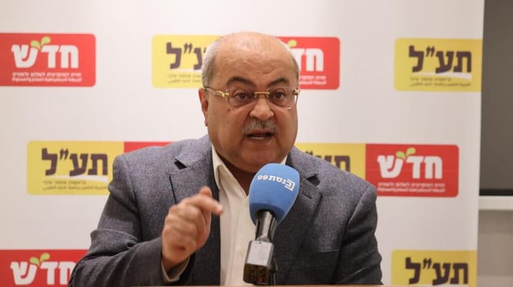 לא מרוצה מסדר המקומות ברשימה. טיבי (צילום: אלכס קולומויסקי) ישיבת סיעה של חד"ש תע"ל
