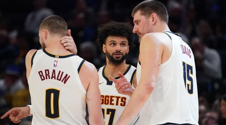 ניקולה יוקיץ' וחבריו (רויטרס) ניקולה יוקיץ' וחבריו