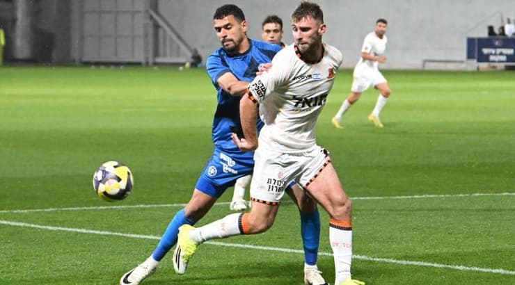 אדר רטנר ומוחמד הינדי במאבק