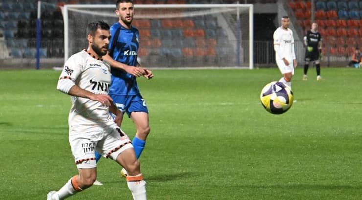 שגיא דרור בעקבות הכדור