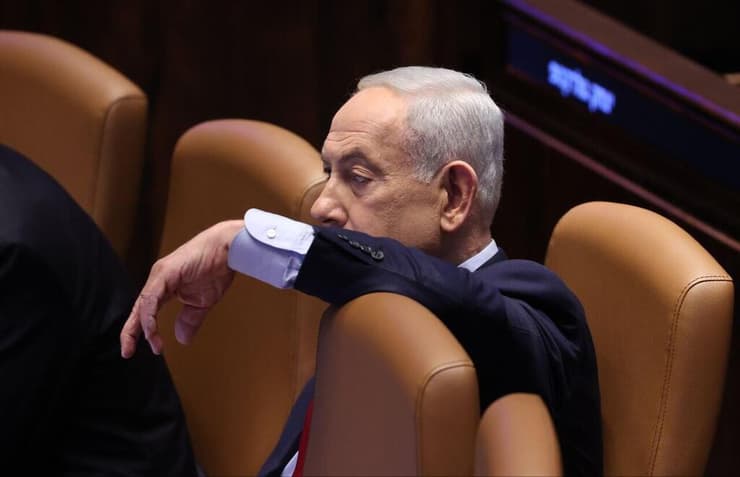 רה"מ בנימין נתניהו ושלמה קרעי במליאה - דיון 40 חתימות