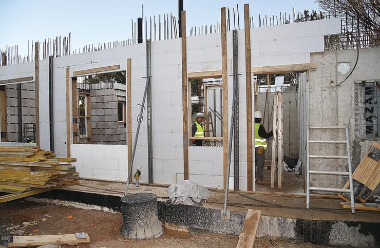 הבנייה המחודשת בכפר עזה