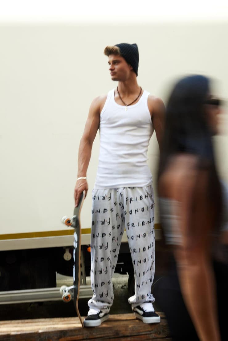 גל זינגר. "אין אצלי פיתויים. אני בחור מאוד טוטאלי ונאמן" (צילום: שחר ארביב) גל זינגר