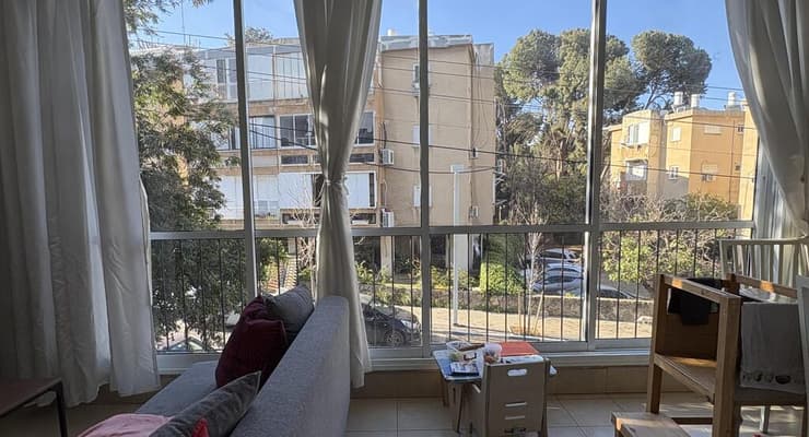 על הספה משפחת קירסמן