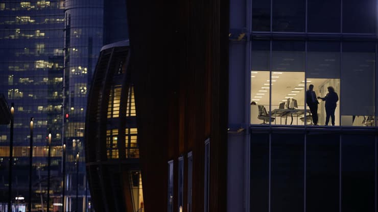 עובדים במשרד ברובע פורטו נואובה, מילאנו