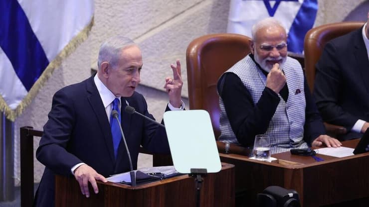 צילום: אלכס קולומויסקי ראש ממשלת הודו מודי במליאה