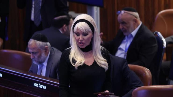 בסוף היא הגיעה לכנסת (צילום: אלכס קולומויסקי) פנינה רוזנבלום באולם המליאה בזמן ביקורו של ראש ממשלת הודו נרנדרה מודי בכנסת