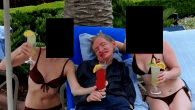 סטיבן הוקינג שוכב בין שתי נערות בביקיני (צילום: מתוך תיקי אפשטיין) סטיבן הוקינג