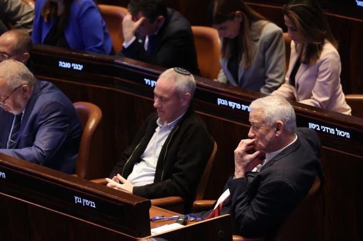 בני גנץ וחילי טרופר באולם המליאה בזמן ביקורו של ראש ממשלת הודו נרנדרה מודי בכנסת