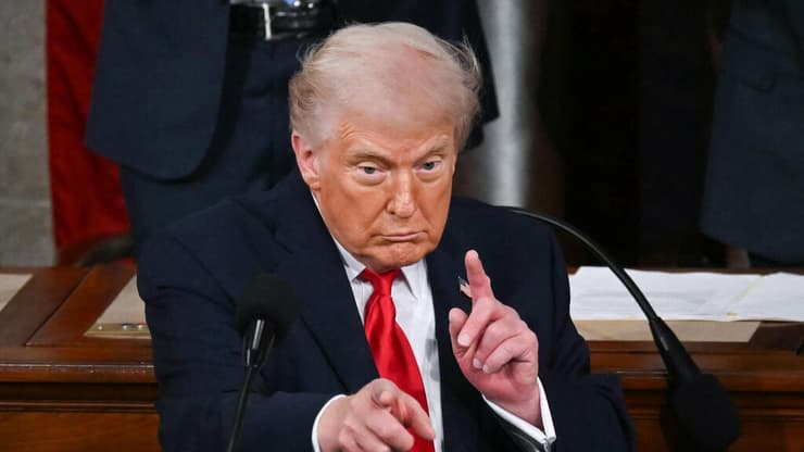 טראמפ. שיקום עזה יתחיל עוד לפני שצה"ל ייצא ממנה וחמאס יתפרק מנשקו? (צילום: ANDREW CABALLERO-REYNOLDS / AFP) נשיא ארה"ב דונלד טראמפ נאום מצב האומה קונגרס וושינגטון