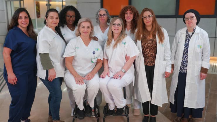 אחיות מומחיות