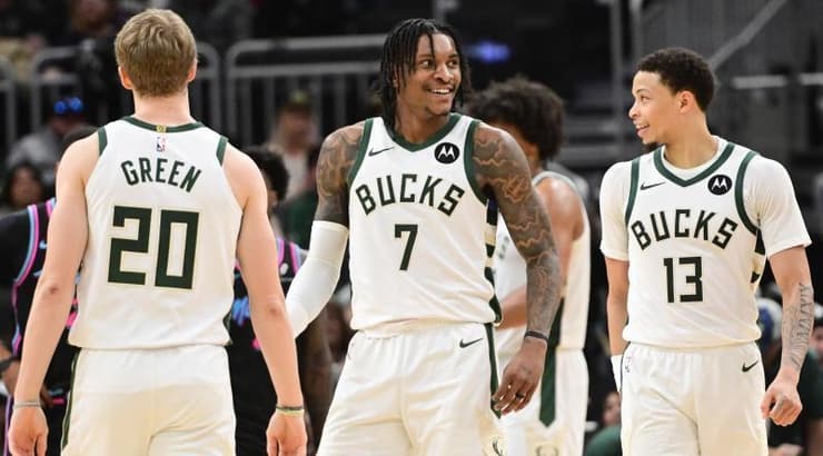 שחקני מילווקי חוגגים