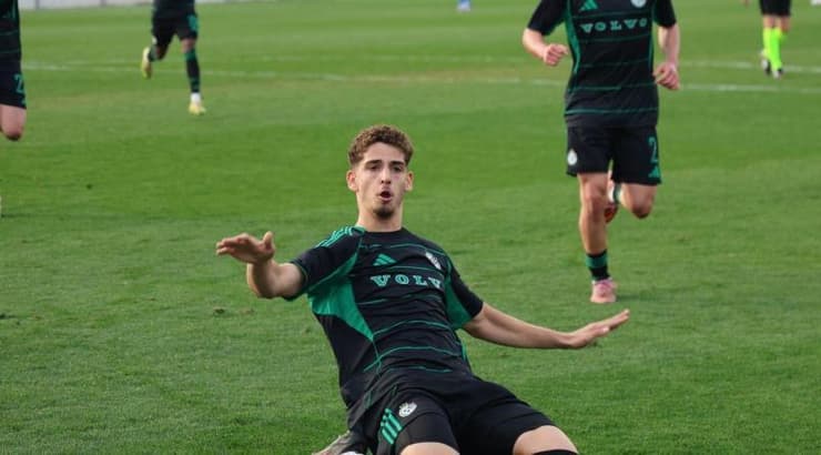 ינון פייגנזיכט חוגג (האתר הרשמי של מכבי חיפה) ינון פייגנזיכט חוגג