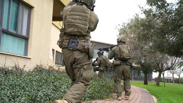 תרגיל של יחידת פרא (לוט"ר גולן) במושב נטור