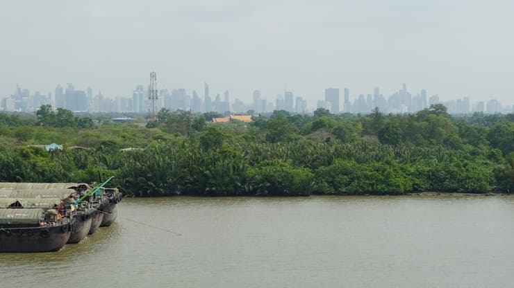 באנג קרצ'או על רק גורדי השחקים של בנגקוק