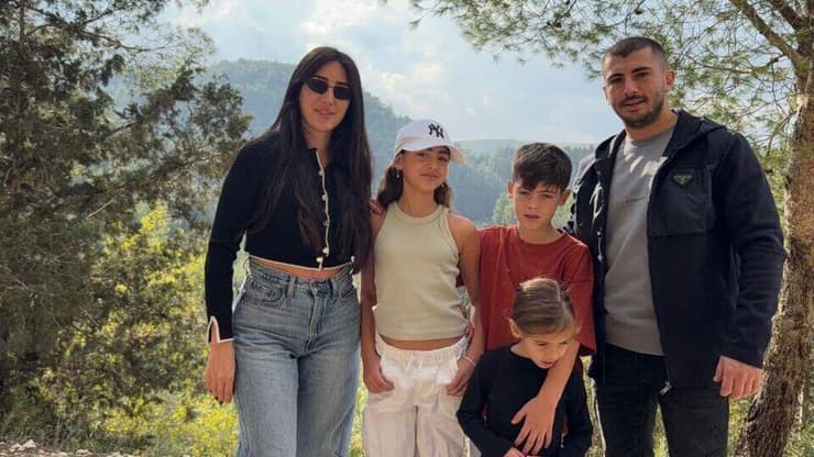 אלרן שוקרון ומשפחתו 