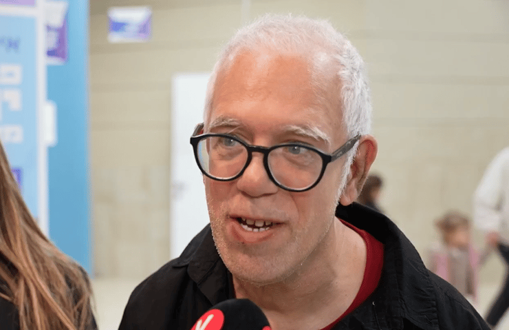 גבי חכמיגרי, חבר להקת "שווים בקול"