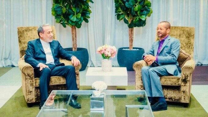 פגישתם של שר החוץ האיראני ושר החוץ העומאני 