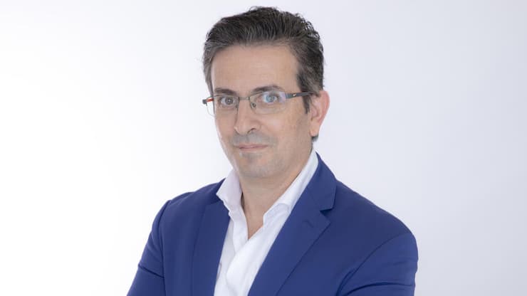 "המערכת החדשה מסייעת לשמירה על איזון סוכר טוב יותר".
ד"ר יואל טולדנו (יח"צ) ד"ר יואל טולדנו