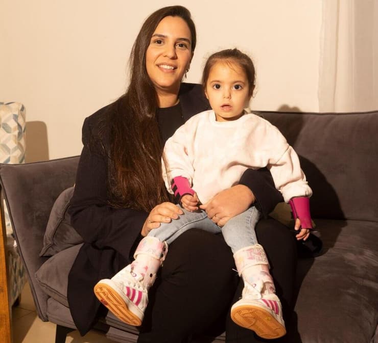 מור מזרחי אמא לילדה חולת MCTO