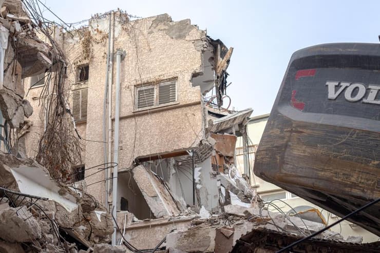 הריסה בפרויקט התחדשות עירונית ברחוב זבוטינסקי בתל אביב (צילום: ארתור לבצ'נקו) הריסה בפרויקט התחדשות עירונית ברחוב זבוטינסקי בתל אביב