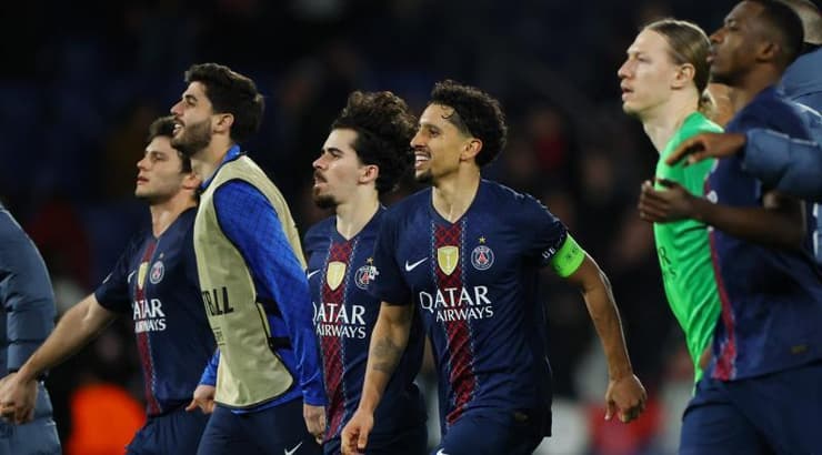 פ.ס.ז' חוגגת את העלייה (רויטרס) פ.ס.ז' חוגגת את העלייה