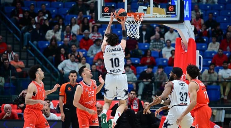 ליאנדרו בולמארו מרחף (חגי מיכאלי) ליאנדרו בולמארו מרחף