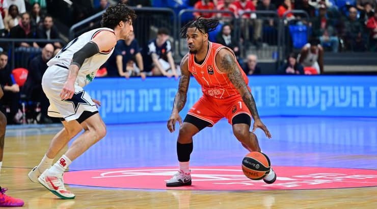 כריס ג'ונס מכדרר (חגי מיכאלי) כריס ג'ונס מכדרר