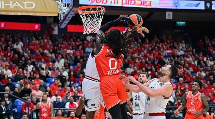 ג'ונתן מוטלי בצבע (חגי מיכאלי) ג'ונתן מוטלי בצבע