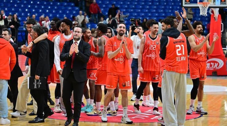 שחקני הפועל תל אביב מאושרים (חגי מיכאלי) שחקני הפועל תל אביב מאושרים