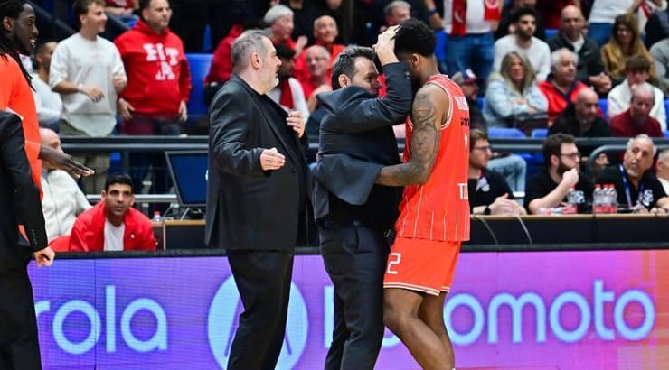 דימיטריס איטודיס ואנטוניו בלייקני חוגגים (חגי מיכאלי) דימיטריס איטודיס ואנטוניו בלייקני חוגגים