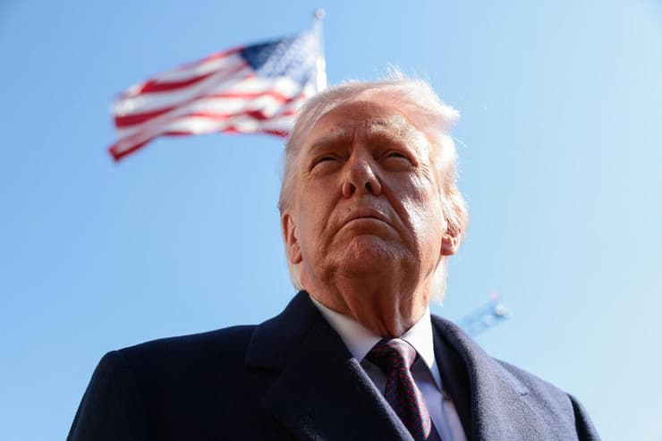 טראמפ לפני המראתו לטקסס