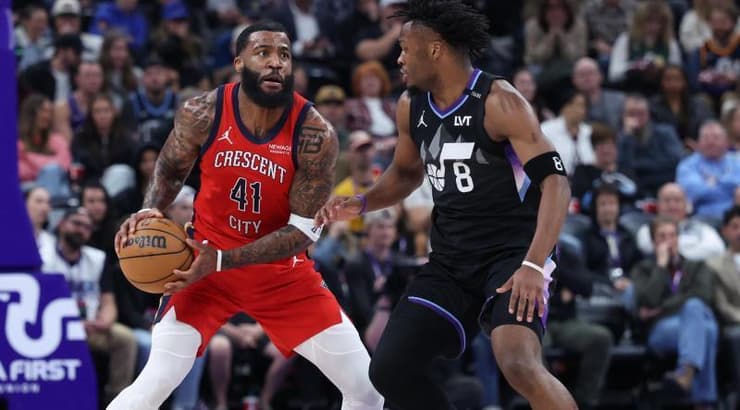 סאדיק ביי שומר על הכדור (רויטרס) סאדיק ביי שומר על הכדור