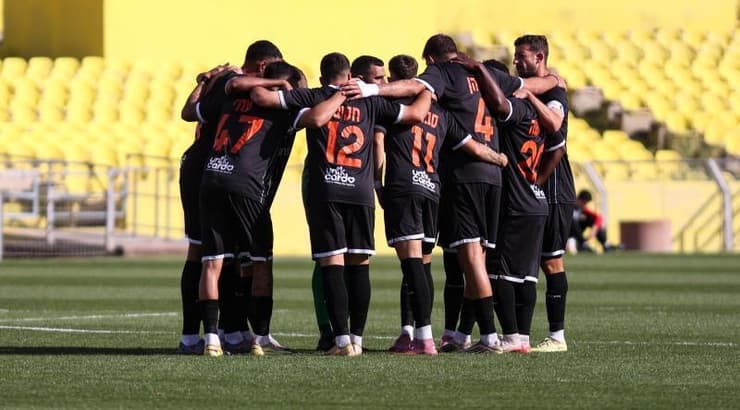 גם שחקני מכבי ראשון לציון דרוכים (שחר גרוס) גם שחקני מכבי ראשון לציון דרוכים